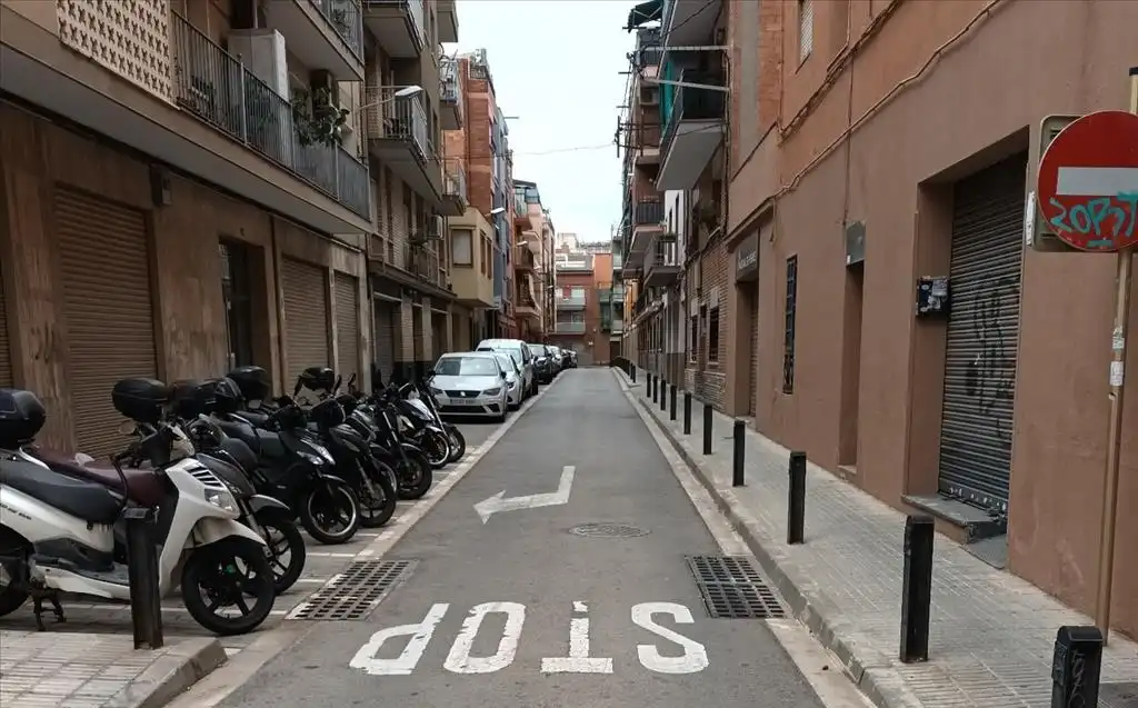Vista exterior de Piso en venta en Cornellà de Llobregat