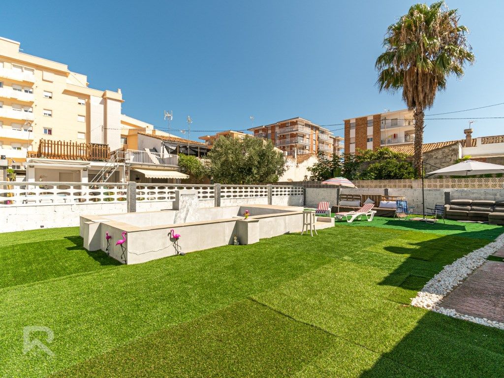 Jardí de Casa o xalet en venda en Piles amb Terrassa, Piscina i Internet