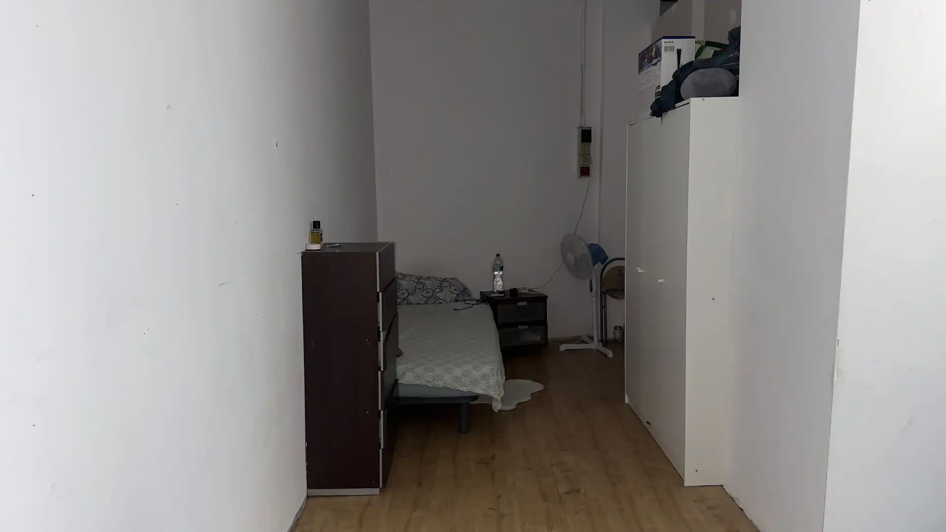 Dormitori de Local en venda en L'Hospitalet de Llobregat
