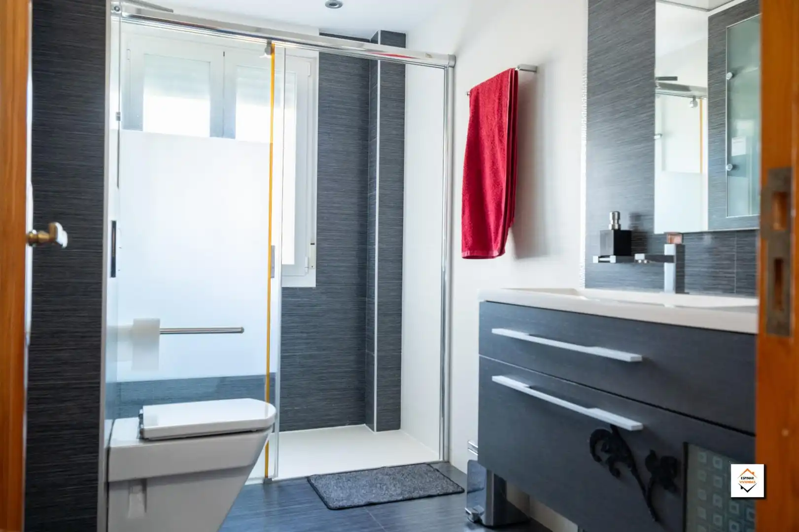 Bathroom of Houses for sale in Zaragoza  with Air Conditioner, Heating and Private garden