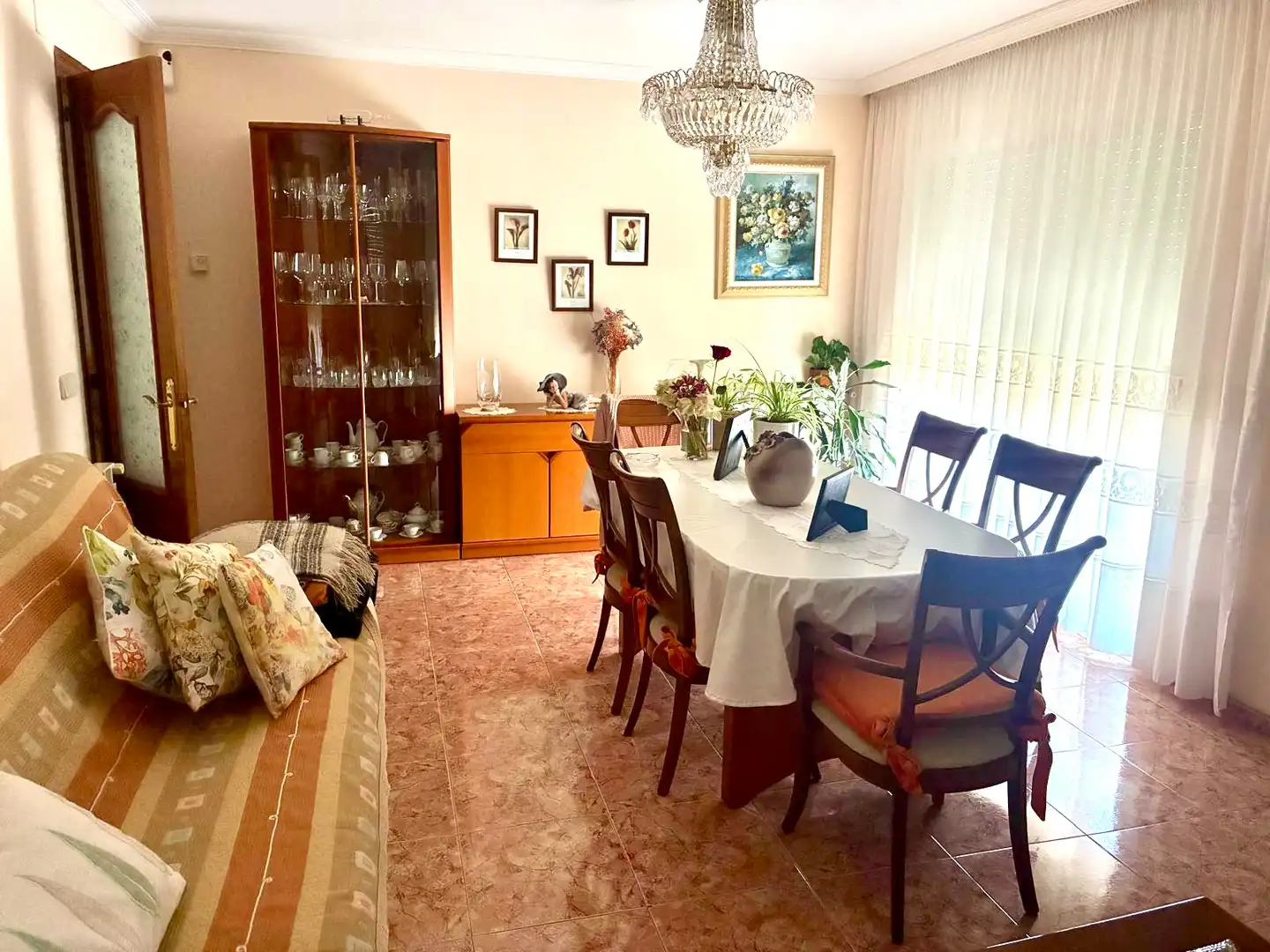 Esszimmer von Einfamilien-Reihenhaus zum Verkauf in Canet de Mar mit Heizung, Terrasse und Ofen