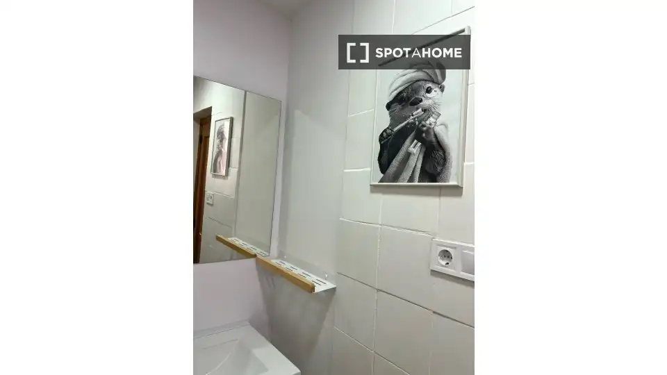 Baño de Piso de alquiler en Moncada con Aire acondicionado, Calefacción y Amueblado