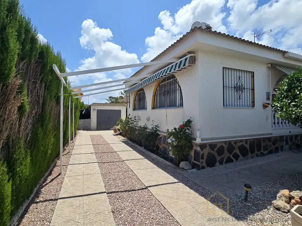 Vista exterior de Casa o chalet en venta en Los Alcázares