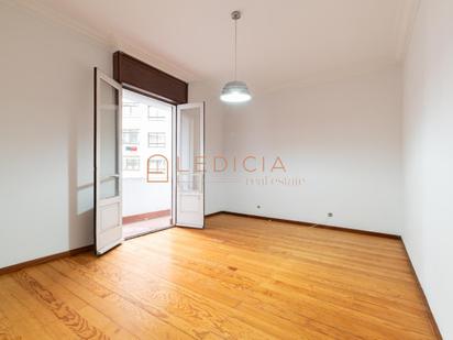 Bedroom of Flat for sale in Vigo   with Balcony