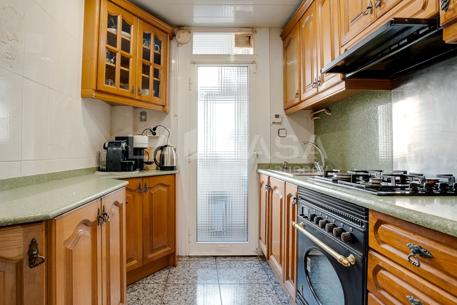 Cocina de Piso en venta en L'Hospitalet de Llobregat con Balcón