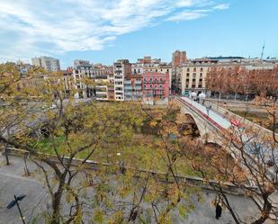 Vista exterior de Àtic de lloguer en Girona Capital amb Calefacció, Moblat i Forn