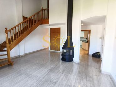 Maisonette mit Aufzug zum Verkauf in Avenida de los Reyes Leoneses 10