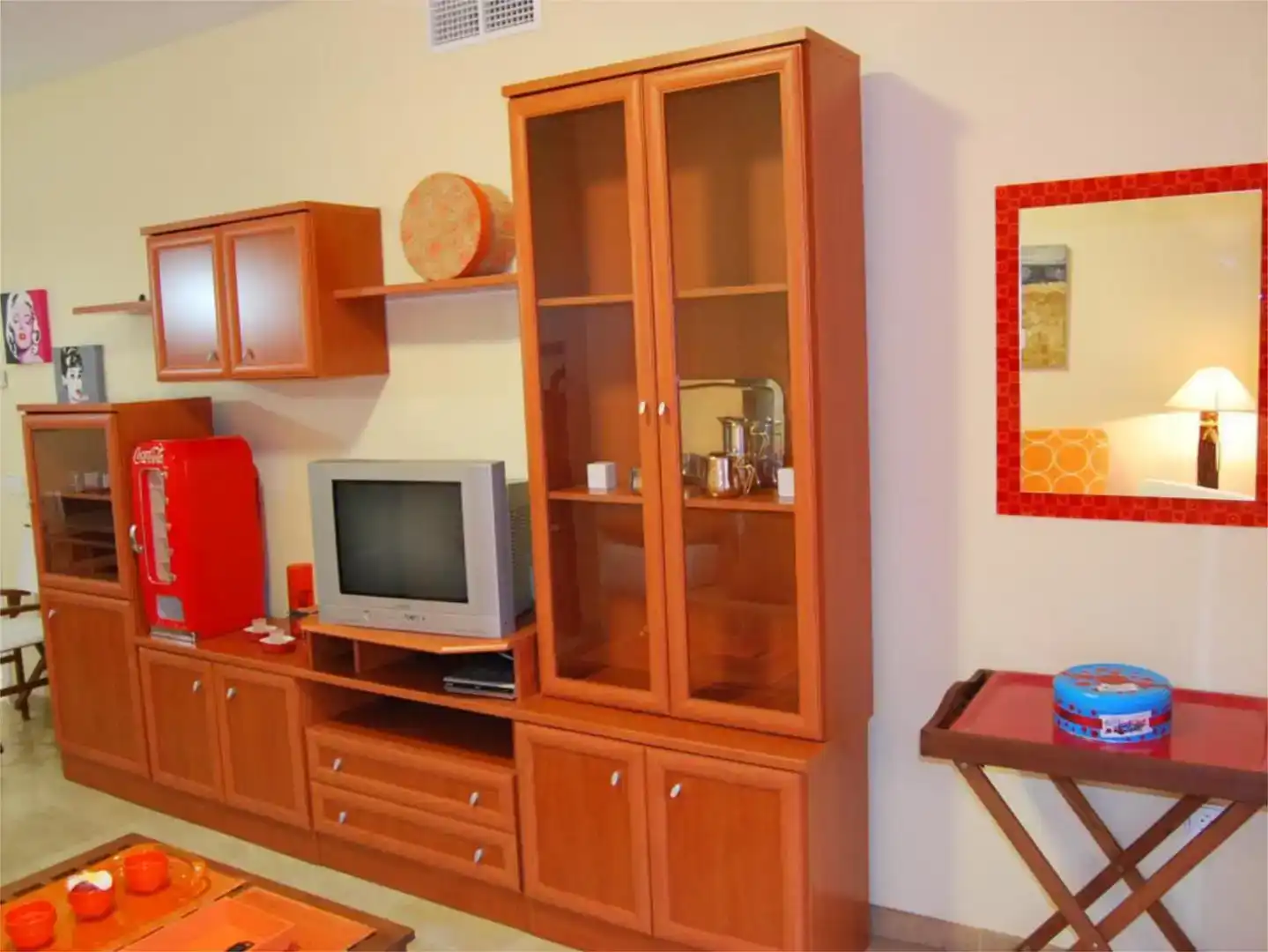 Wohnzimmer von Wohnungen zur Miete in Manilva mit Klimaanlage, Schwimmbad und Möbliert