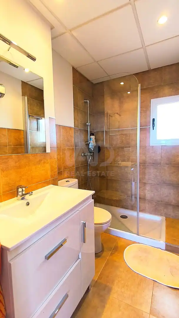 Baño de Casa adosada en venta en Alicante / Alacant con Aire acondicionado, Calefacción y Terraza