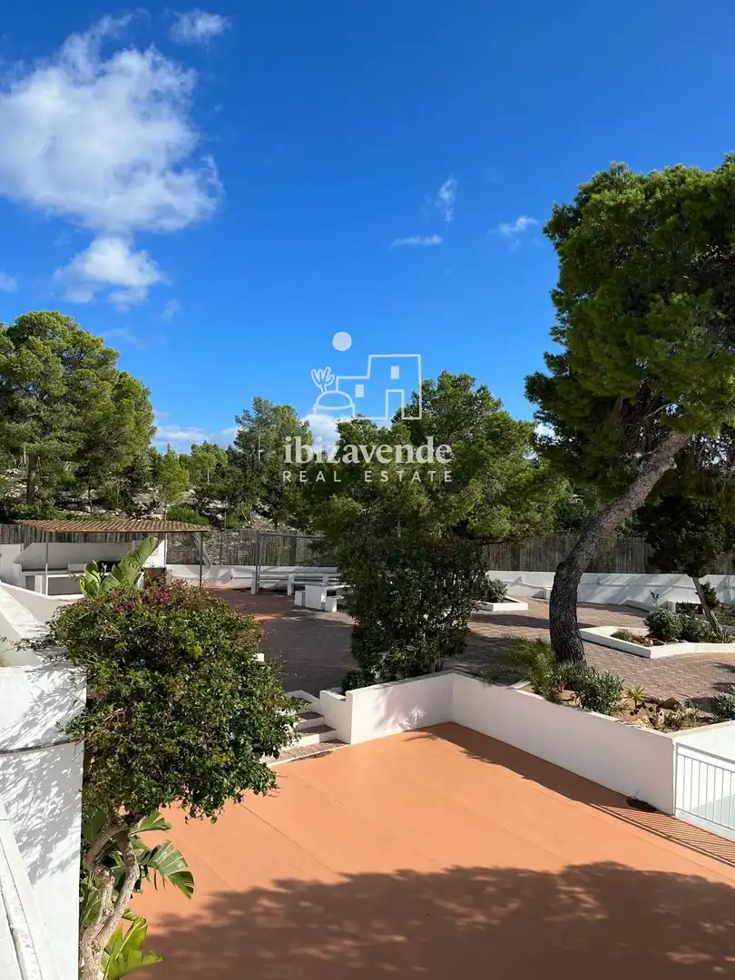 Jardín de Piso de alquiler en Sant Joan de Labritja con Piscina, Amueblado y Piscina comunitaria
