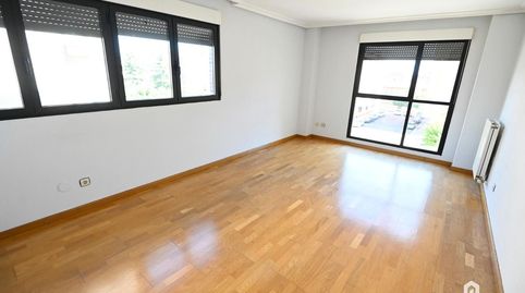 Foto 3 de Piso en venta en Demetrio Monteserin, La Vega - La Sal, León Capital