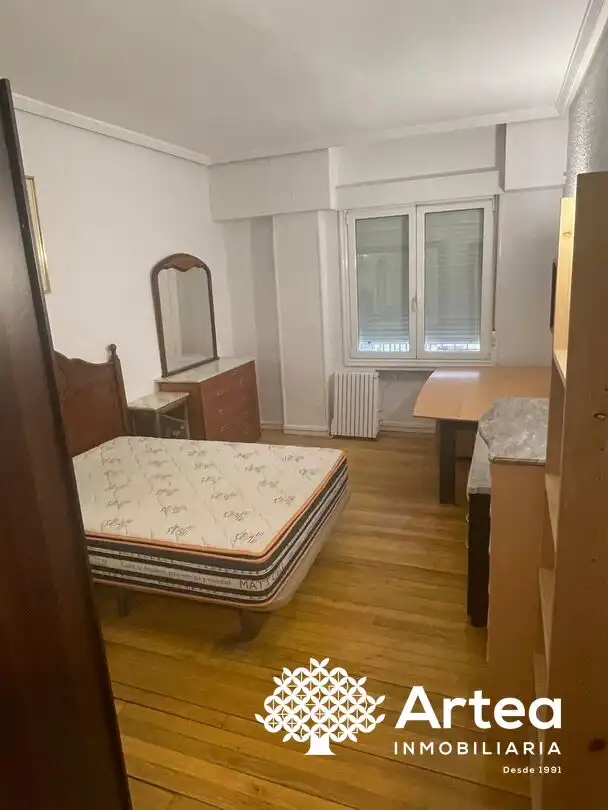 Bedroom of Flat for rent in Bilbao   with Heating