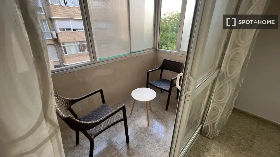 Terrassa de Pis de lloguer en Jaén amb Aire condicionat, Calefacció i Moblat