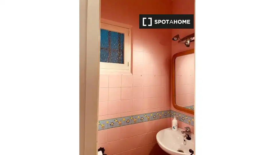 Bathroom of Flat for share in Almuñécar  with Air Conditioner, Heating and Furnished
