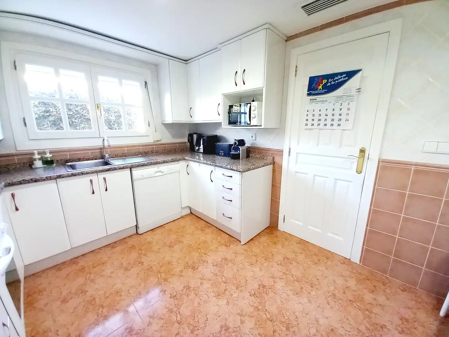 Kitchen of Houses for sale in L'Alfàs del Pi  with Air Conditioner, Private garden and Terrace