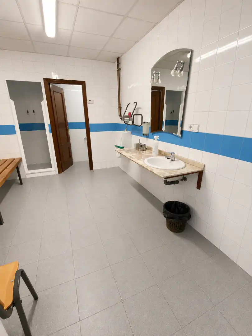 Badezimmer von Fabrikhallen zur Miete in Gijón  mit Heizung