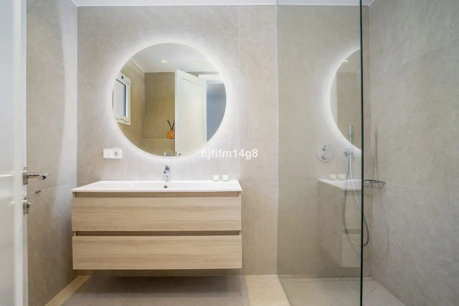 Baño de Piso en venta en Marbella con Aire acondicionado, Trastero y Amueblado