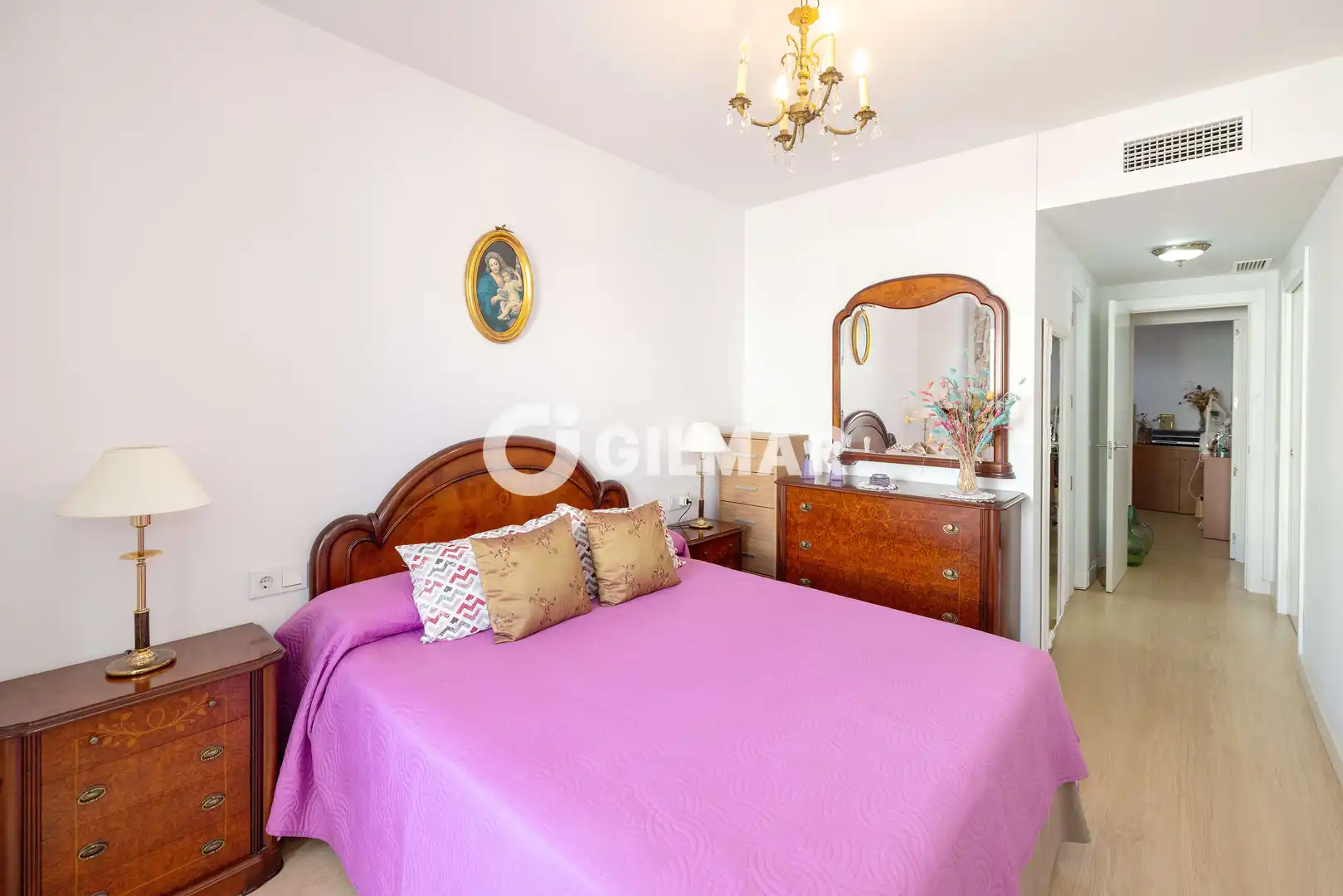 Bedroom of Flat for sale in Estepona Pueblo