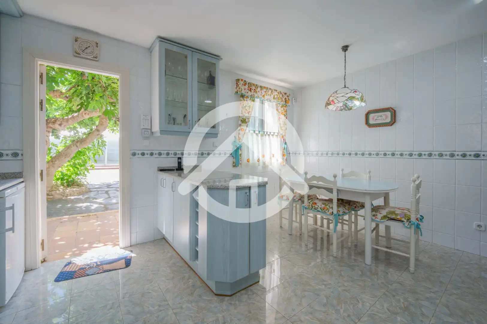 Cuina de Casa o xalet en venda en Campo Real amb Aire condicionat, Calefacció i Jardí privat