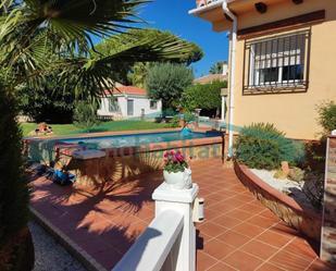 Vista exterior de Casa o xalet de lloguer en Náquera amb Aire condicionat, Jardí privat i Terrassa