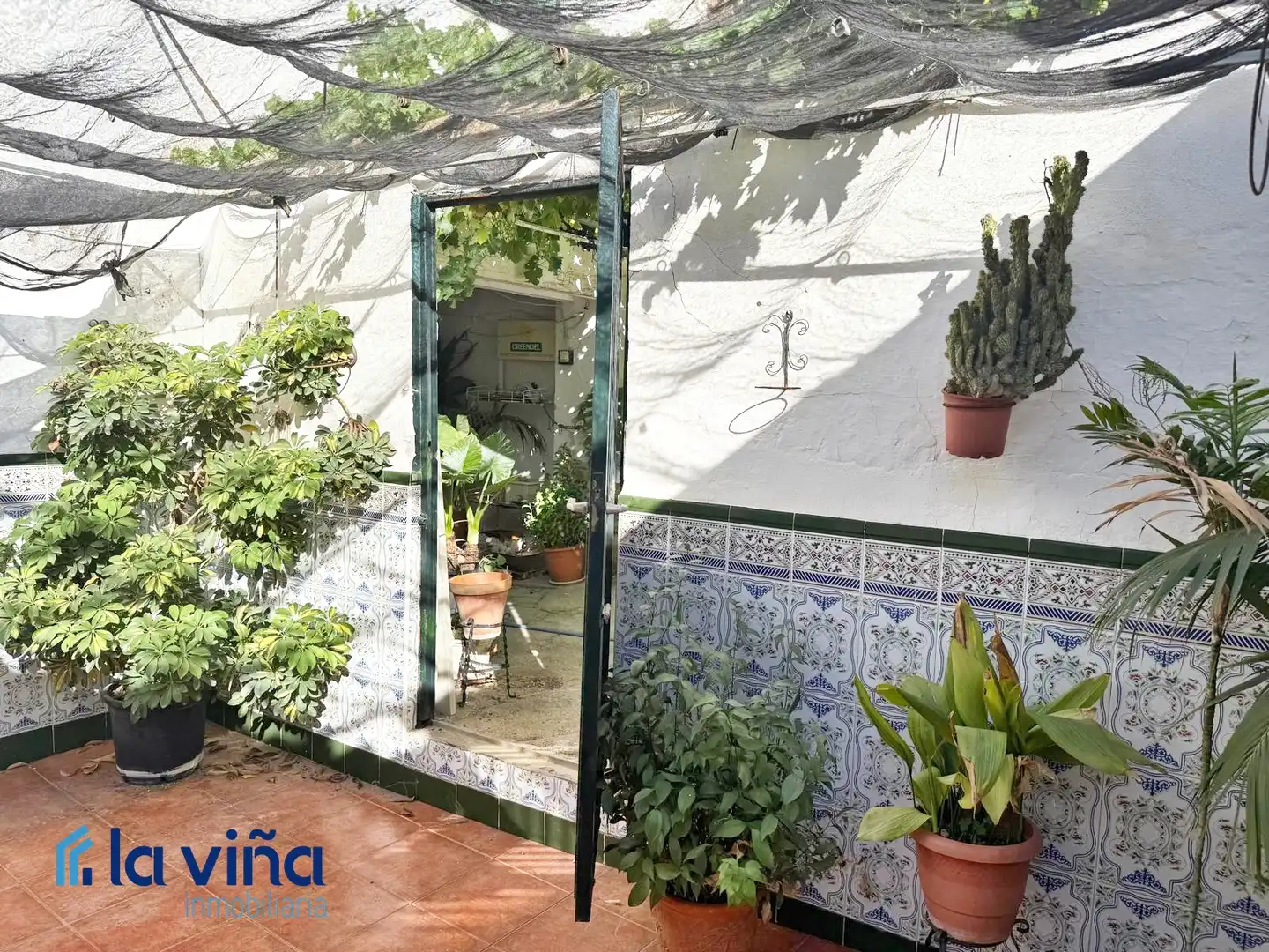 Garden of Houses for sale in Alameda  with Furnished