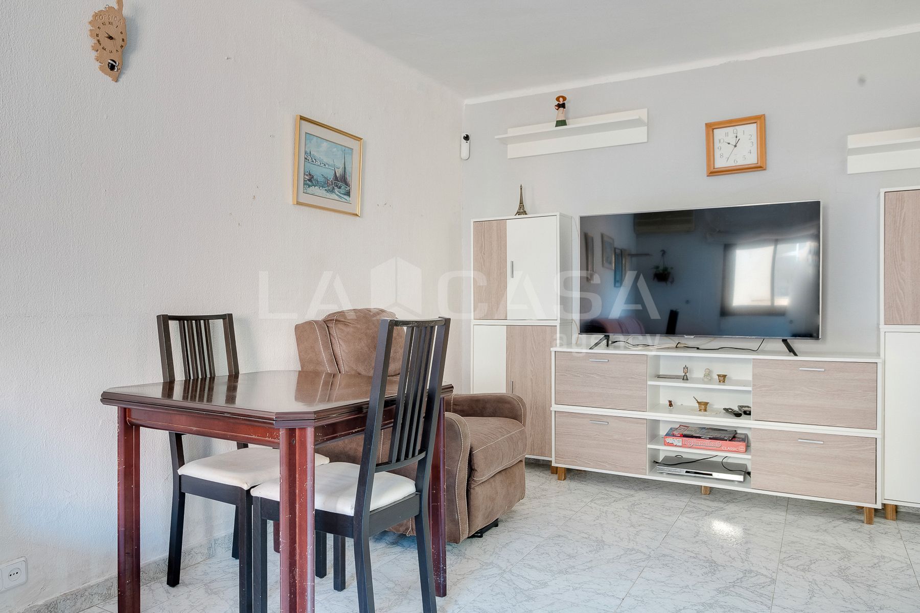 Living room of Flat for sale in L'Hospitalet de Llobregat  with Air Conditioner and Oven