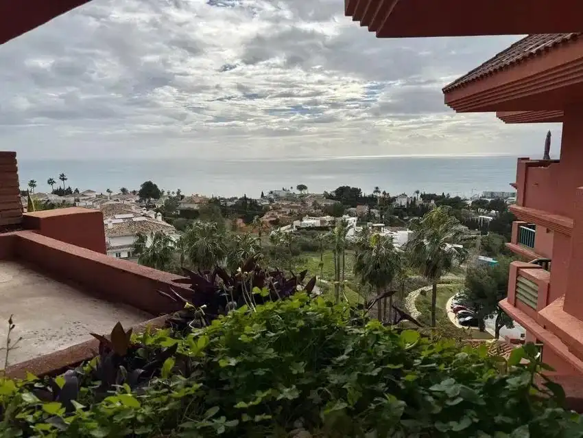 Exterior view of Attic for sale in Benalmádena  with Air Conditioner, Private garden and Terrace