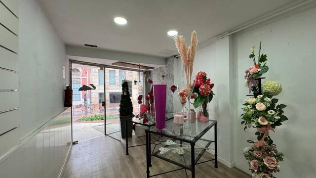 Local comercial en Alquiler en Plaza de Mossèn Jacint Verdaguer, 7 en Barri del Centre