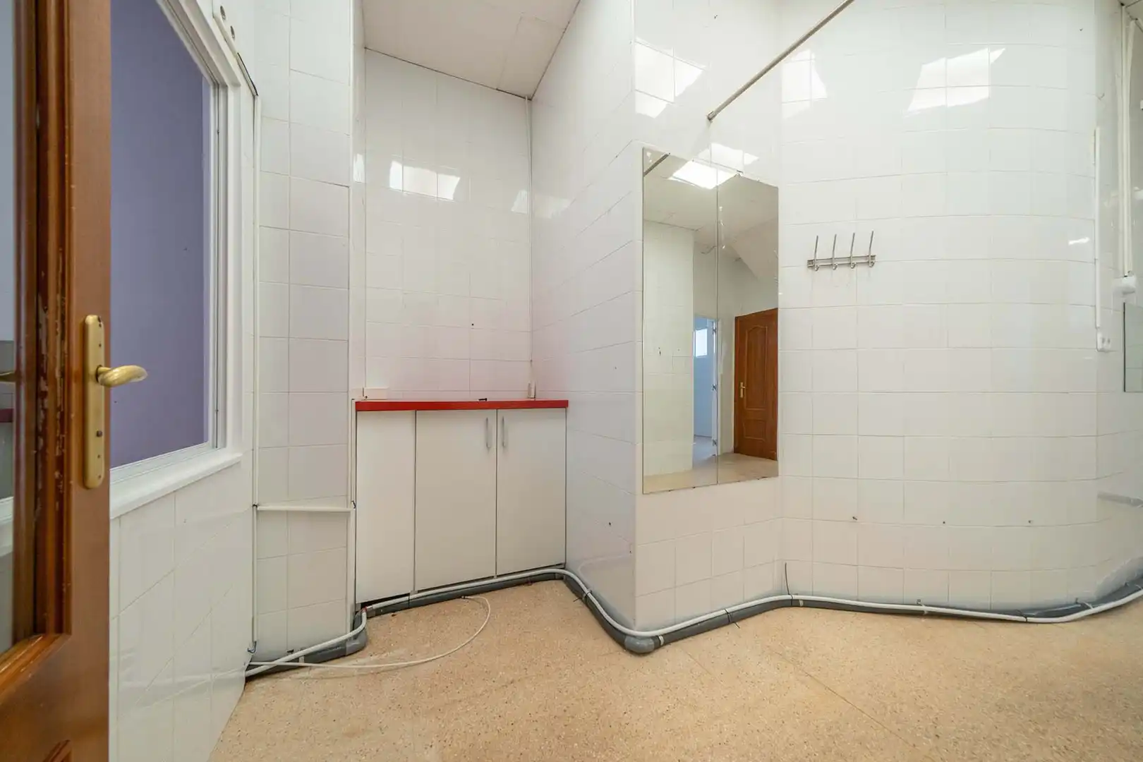 Baño de Local de alquiler en Pinto con Aire acondicionado y Calefacción