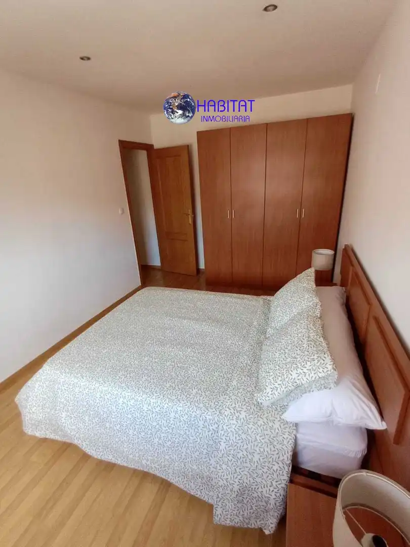 Bedroom of Flat for rent in Granada  with Air Conditioner, Heating and Furnished