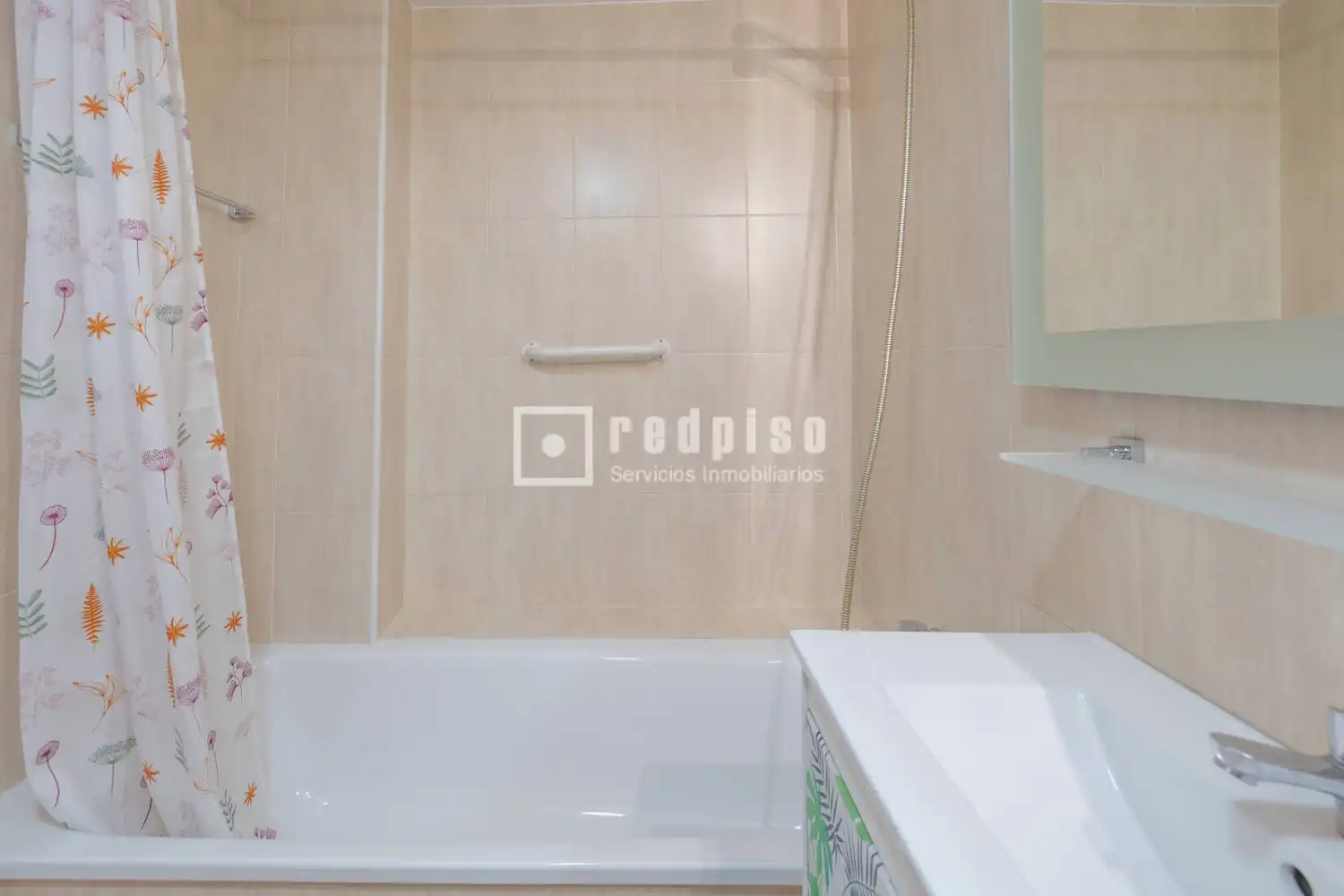 Bathroom of Flat for sale in Madrid  with Air Conditioner, Heating and Private garden