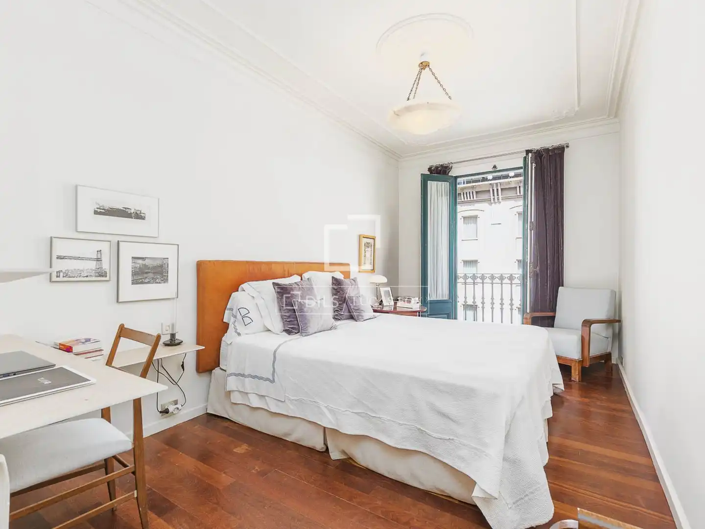 Schlafzimmer von Wohnung zum Verkauf in Barcelona mit Klimaanlage, Heizung und Terrasse