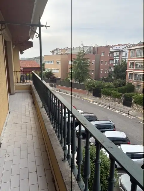 Vista exterior de Pis de lloguer en Getxo  amb Calefacció, Forn i Rentadora