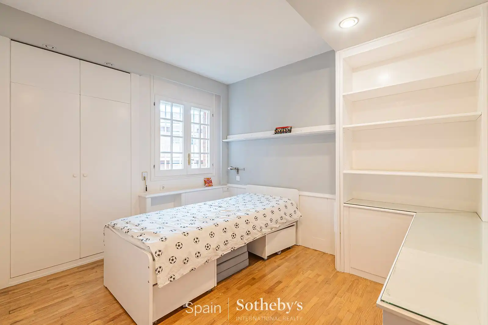 Habitación de Apartamento en venta en Barcelona con Aire acondicionado, Calefacción y Terraza
