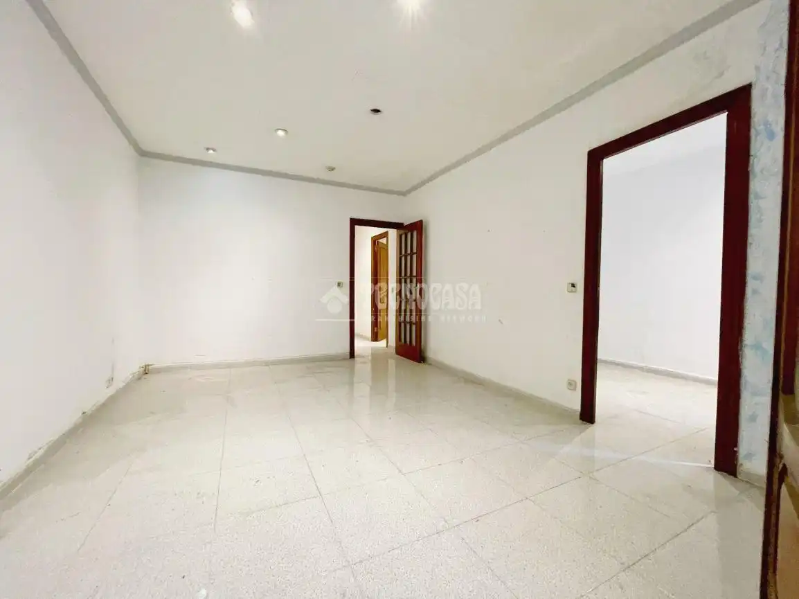 Flat for sale in Barcelona  with Balcony