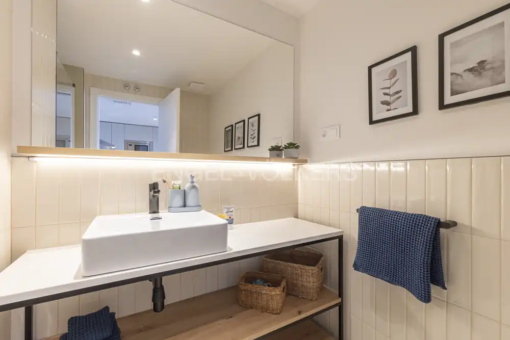 Baño de Estudio de alquiler en Alcobendas con Aire acondicionado, Calefacción y Jardín privado