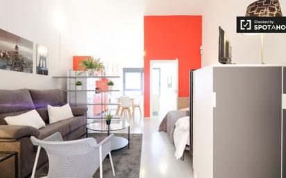 Living room of Flat to rent in  Madrid Capital  with Air Conditioner and Balcony