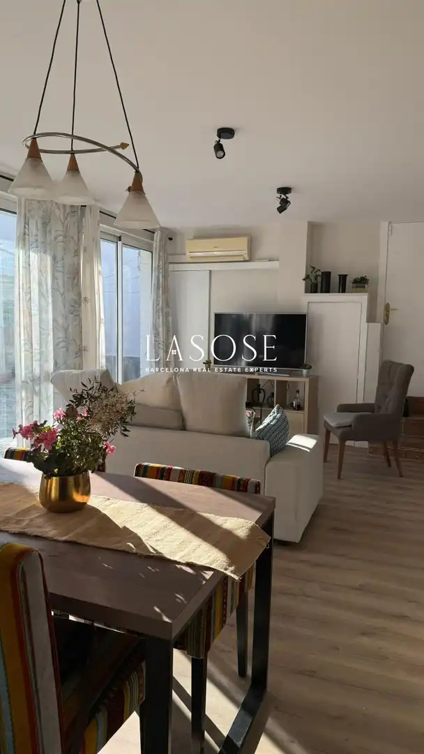 Wohnzimmer von Wohnung zur Miete in Vilanova i la Geltrú mit Klimaanlage, Terrasse und Möbliert