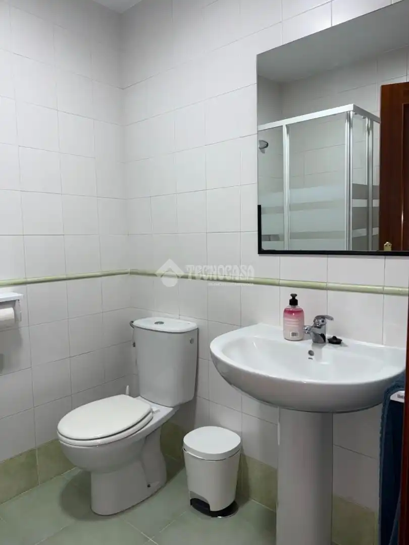 Bathroom of Detached homes for sale in La Algaba  with Air Conditioner, Private garden and Terrace
