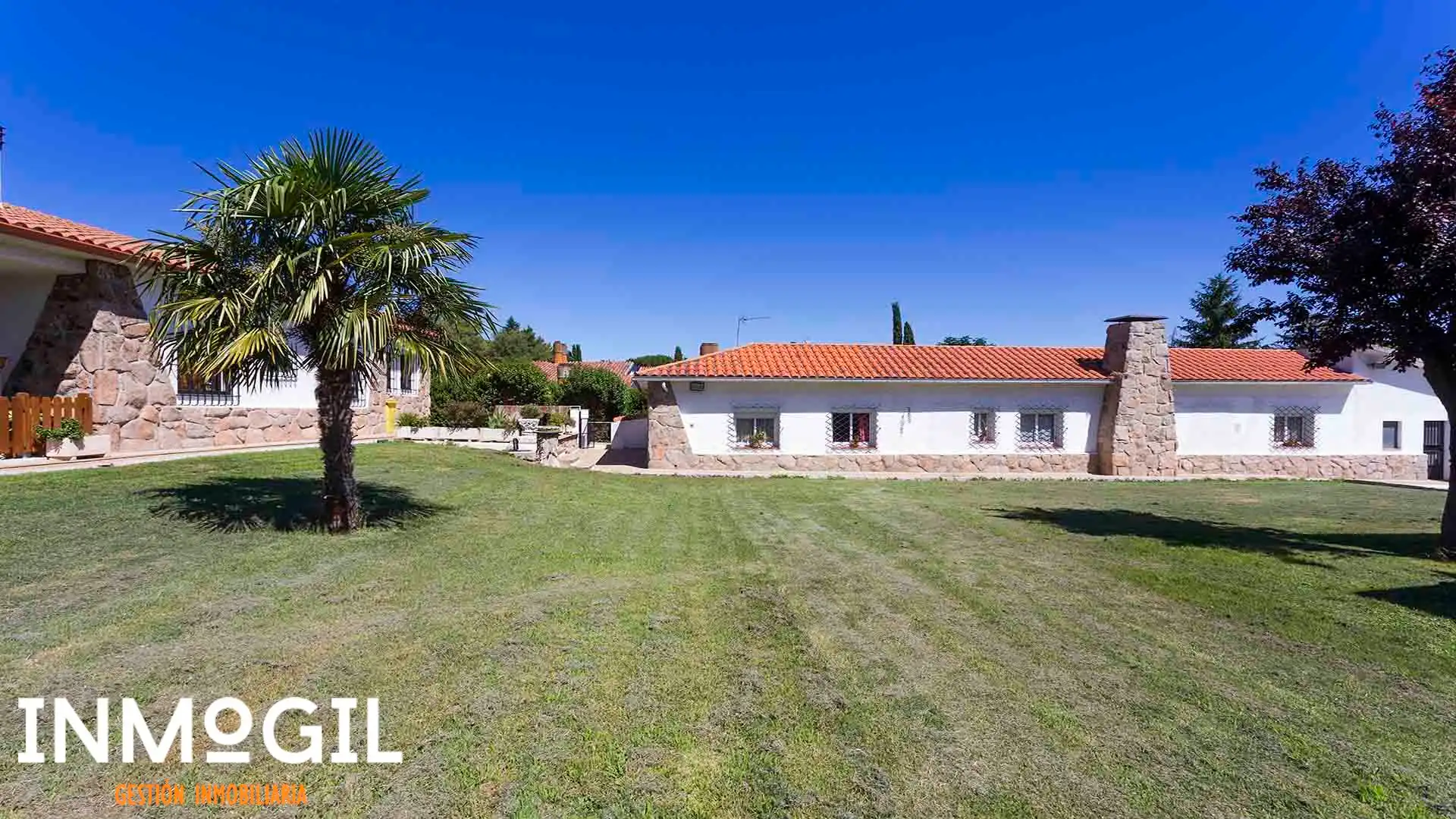 Detached house with pool for sale in Calle del Valle de Toranzo, imagen 4