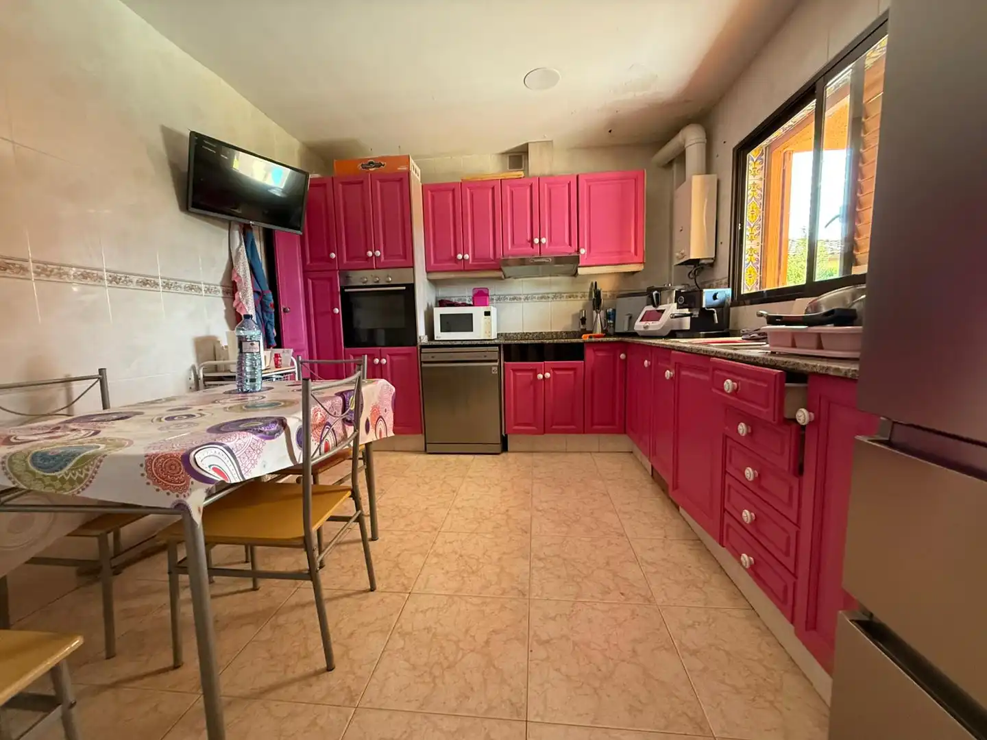 Kitchen of Houses for sale in La Pobla de Vallbona  with Air Conditioner, Heating and Oven