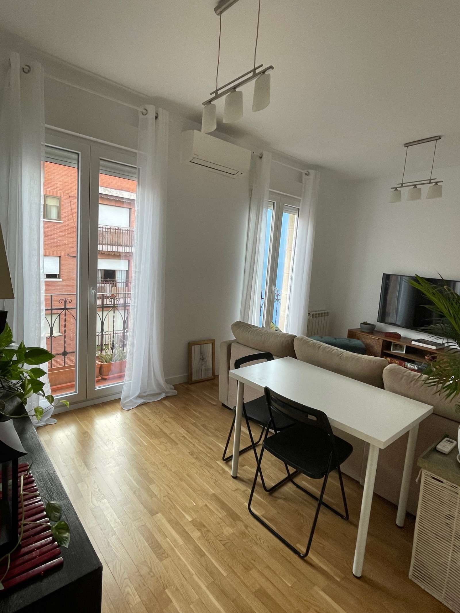 Living room of Apartment to share in  Madrid Capital  with Air Conditioner, Heating and Terrace