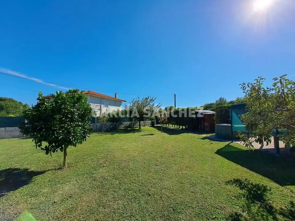 Land for sale in Boiro