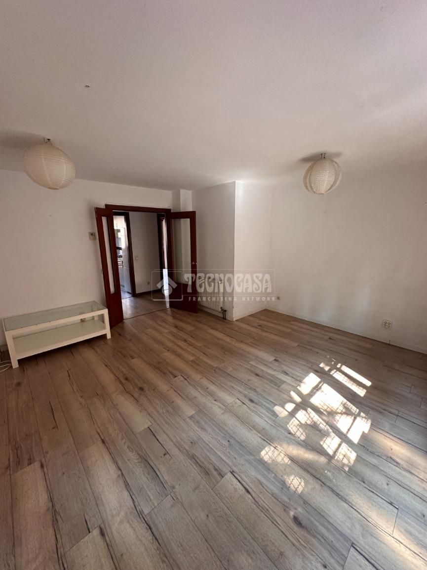 Sala d'estar de Pis en venda en  Madrid Capital amb Calefacció