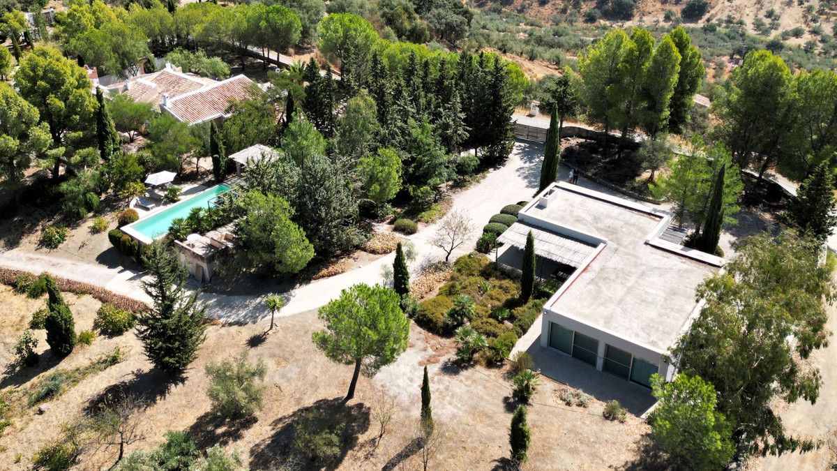 Vista exterior de Finca rústica en venda en Riogordo amb Jardí privat, Terrassa i Traster