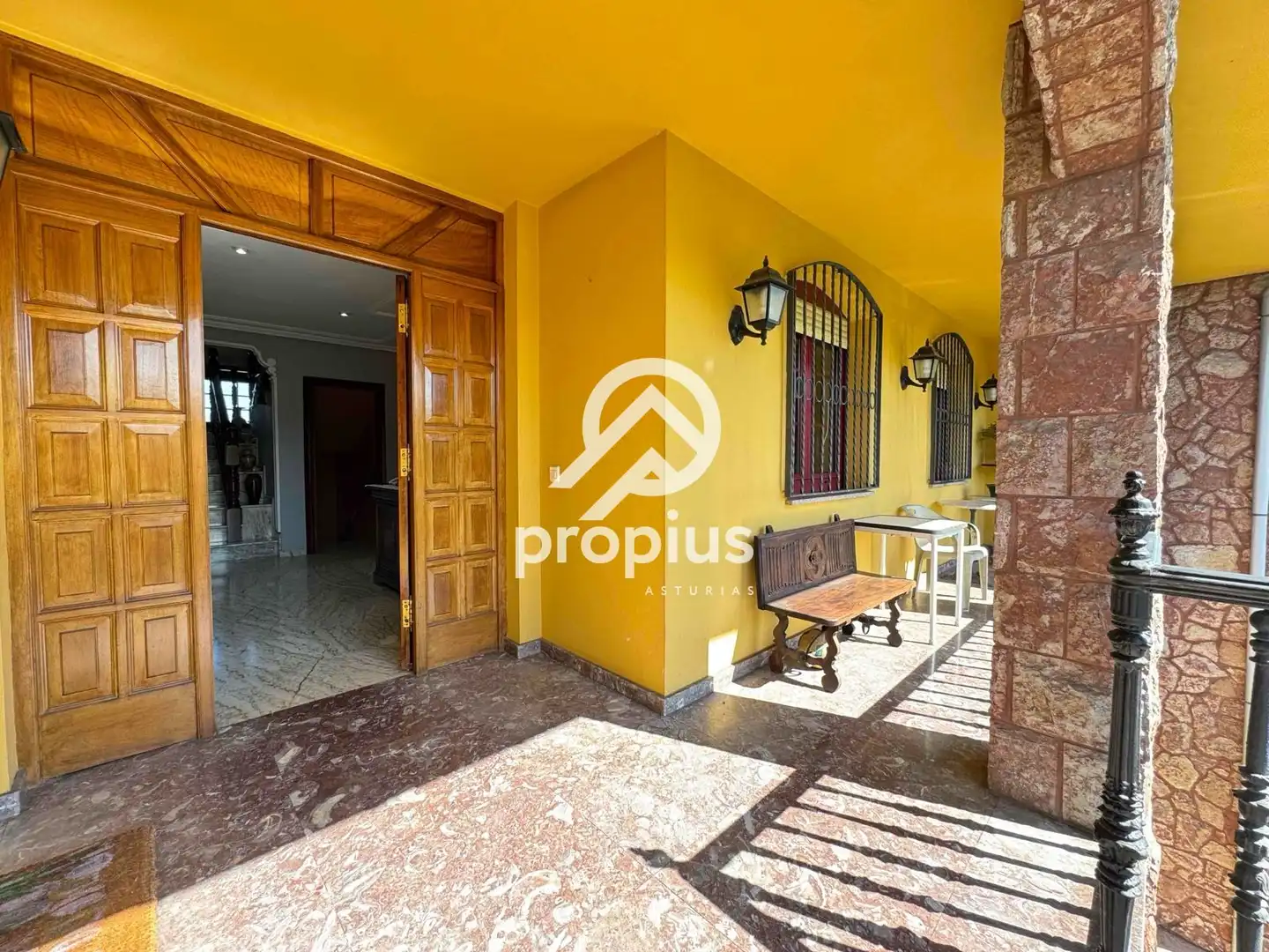 Vista exterior de Casa o chalet en venta en Avilés con Calefacción, Jardín privado y Parquet