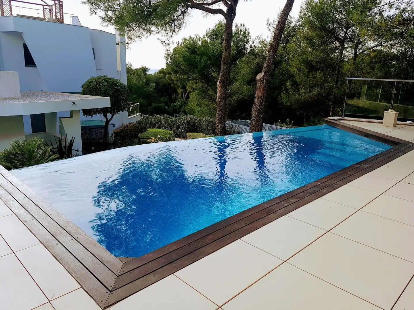 Piscina de Casa adosada de lloguer en Marbella amb Aire condicionat, Jardí privat i Piscina