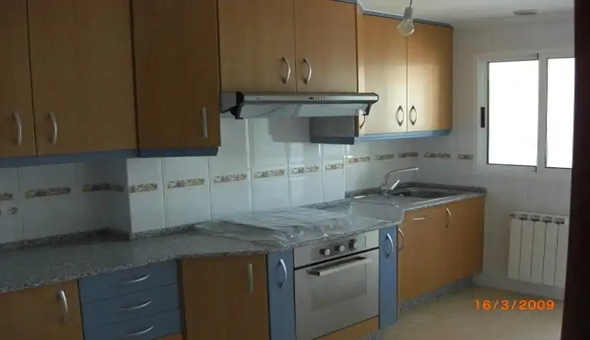 Cocina de Piso de alquiler en Ferrol con Calefacción, Parquet y Horno