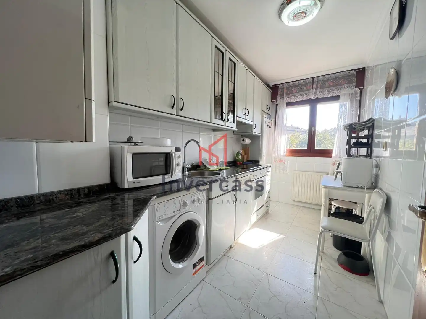 Cocina de Piso en venta en Castro-Urdiales con Calefacción y Terraza