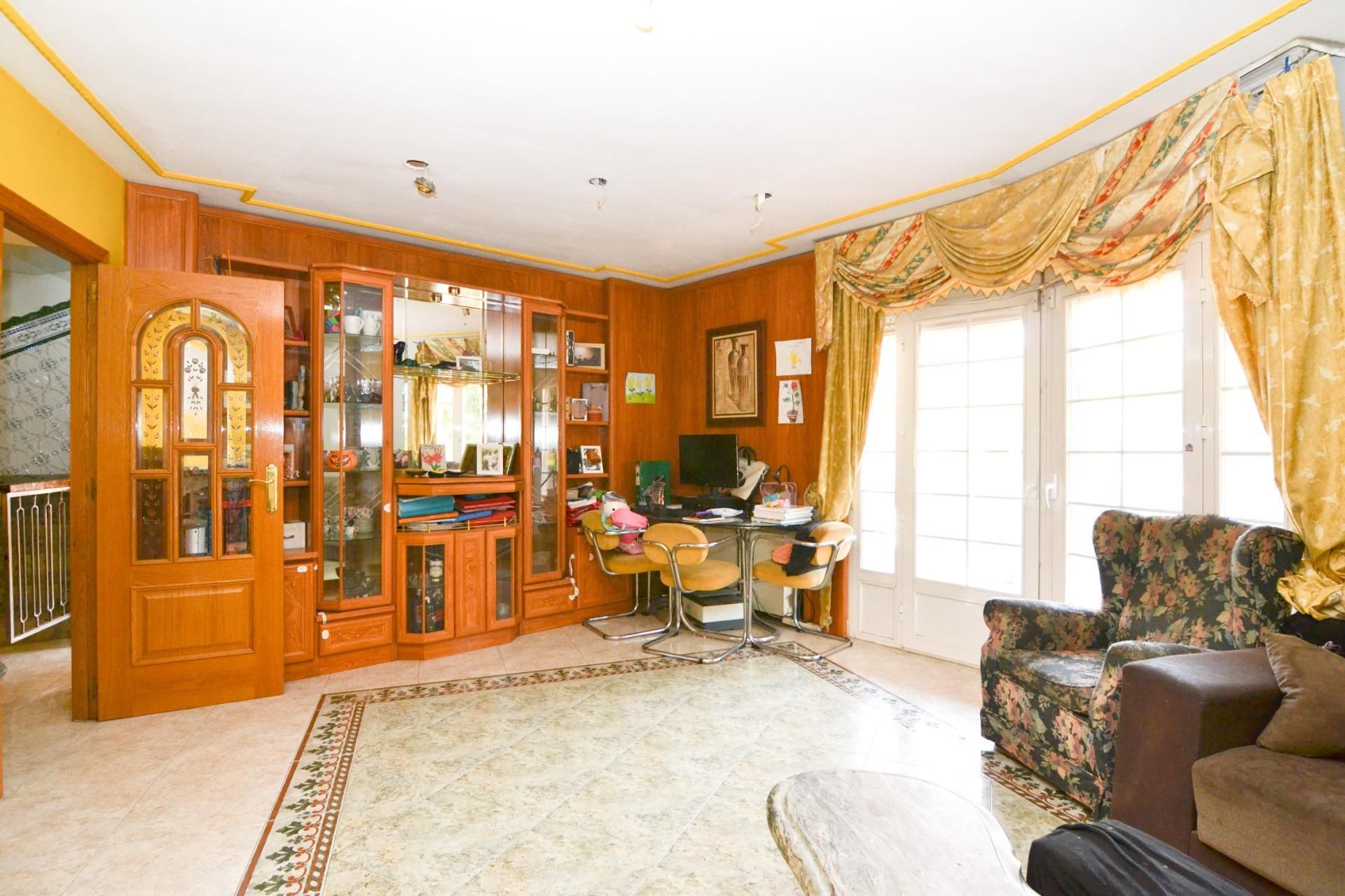 Sala d'estar de Casa adosada en venda en Navalcarnero amb Calefacció, Jardí privat i Terrassa